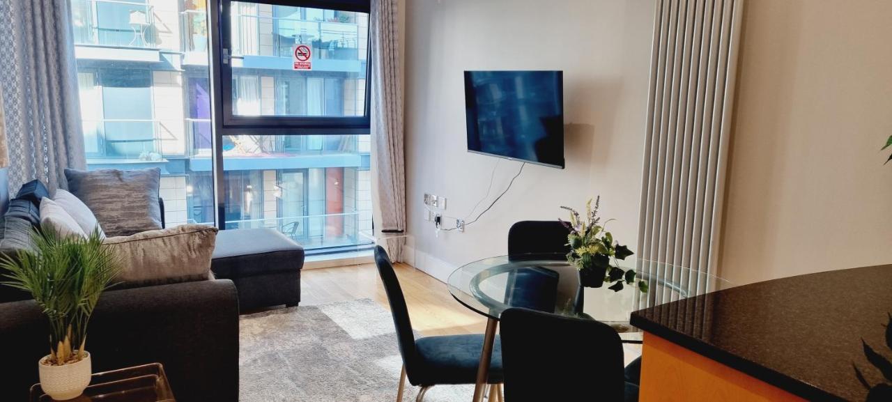 Luxury Waterside Apartment Canary Wharf London Eksteriør bilde